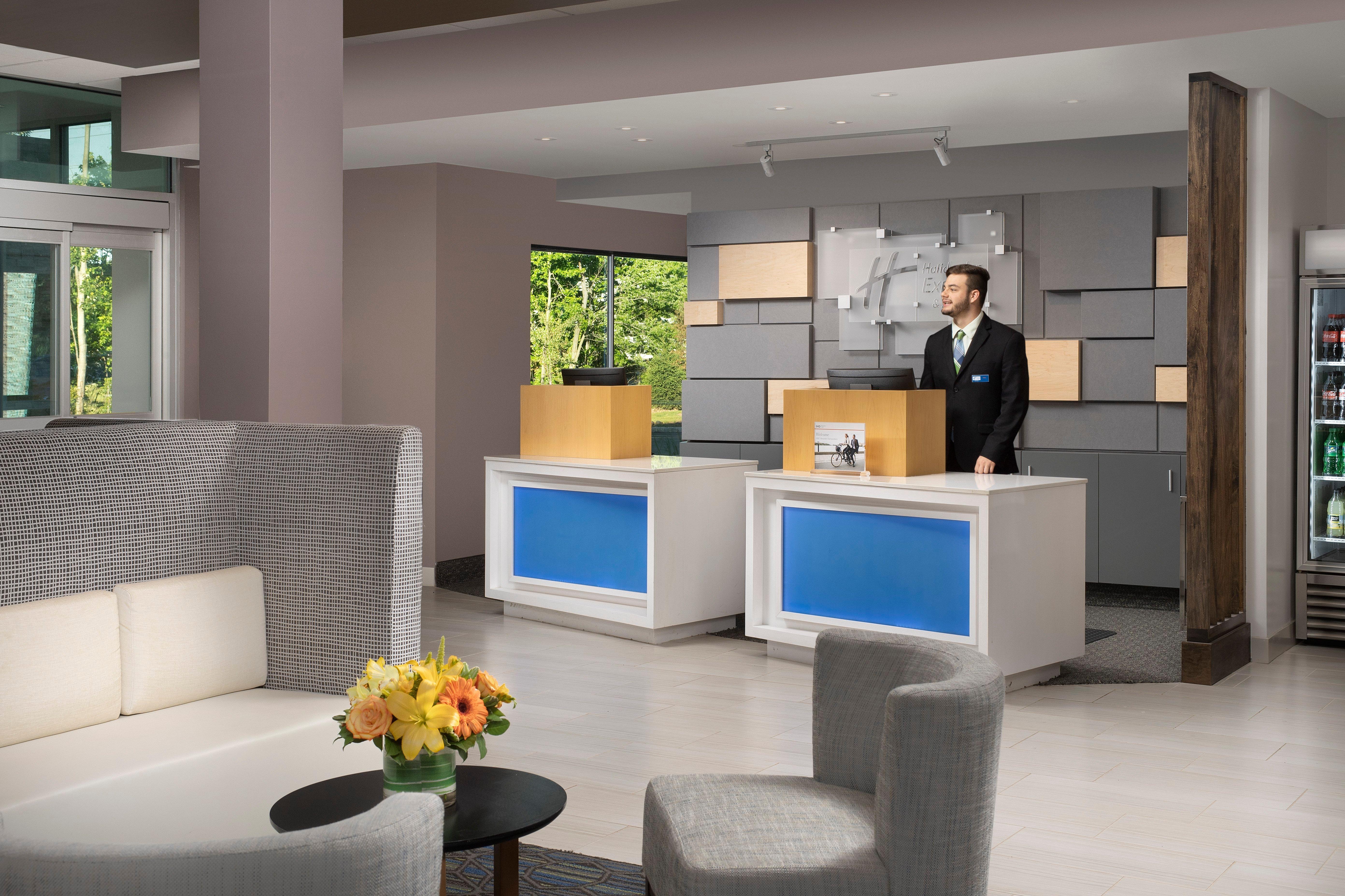 Holiday Inn Express & Suites - North Brunswick By Ihg Esterno foto