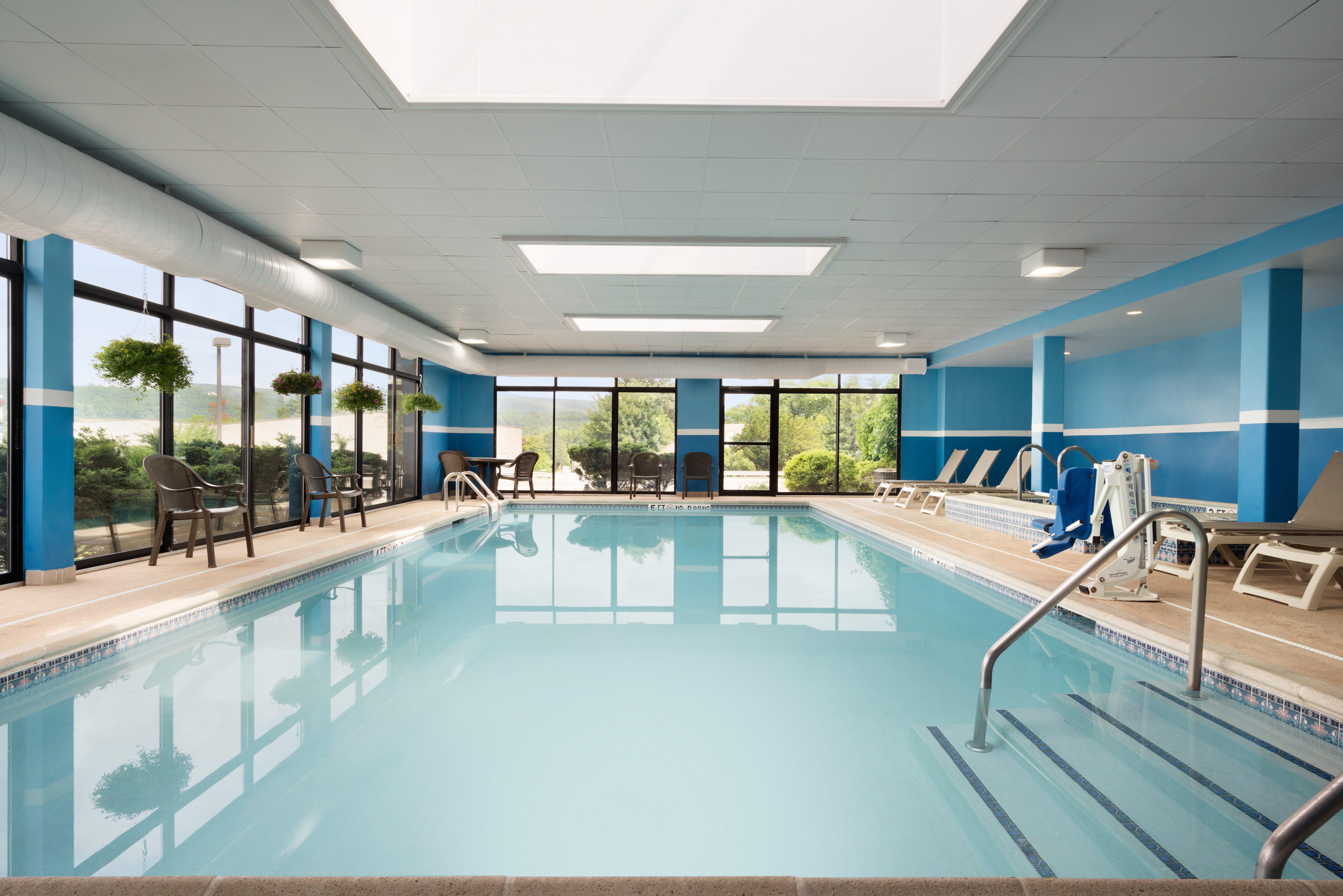 Holiday Inn Express & Suites - North Brunswick By Ihg Esterno foto